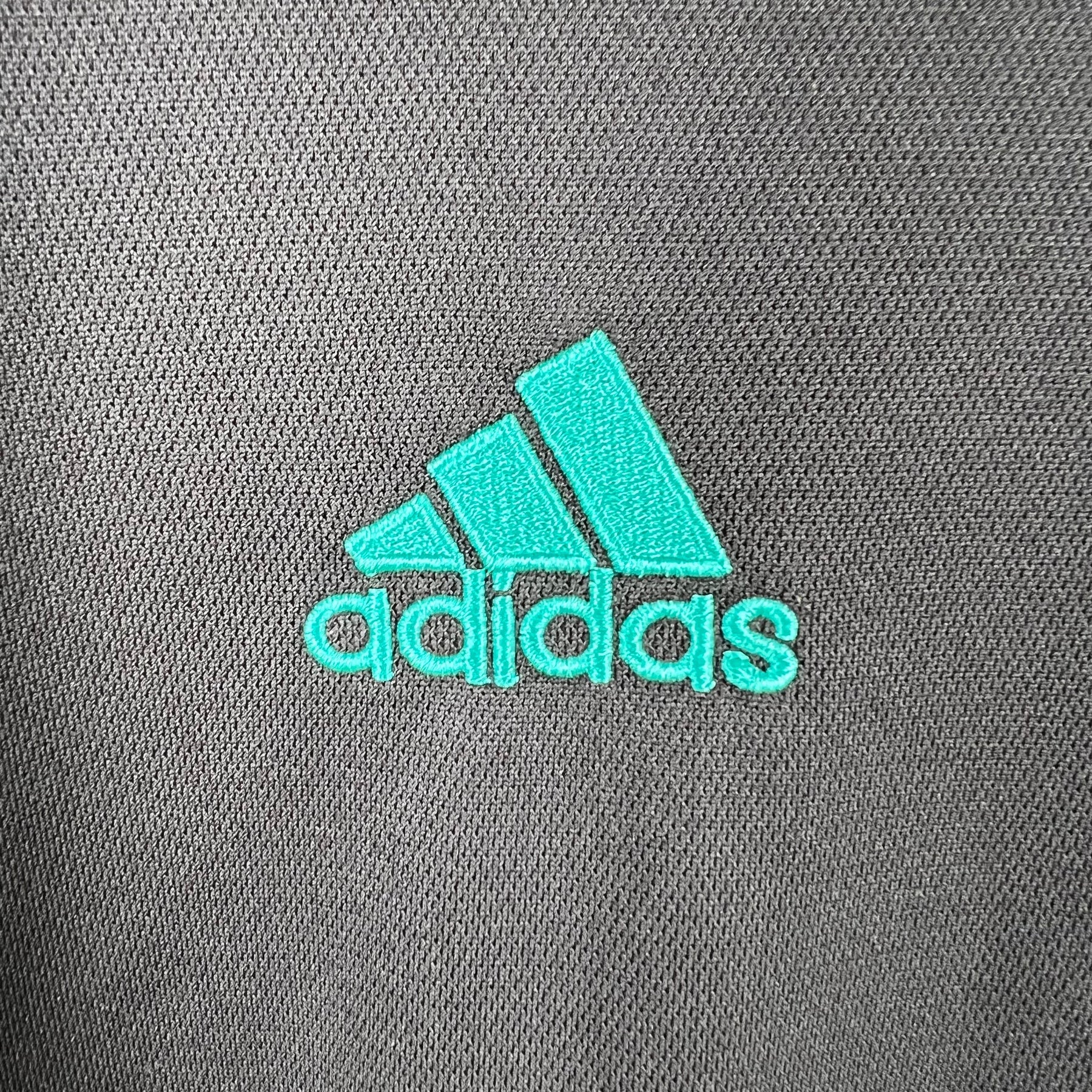 CAMISA REAL MADRID MANGA LONGA RETRÔ AWAY 17/18