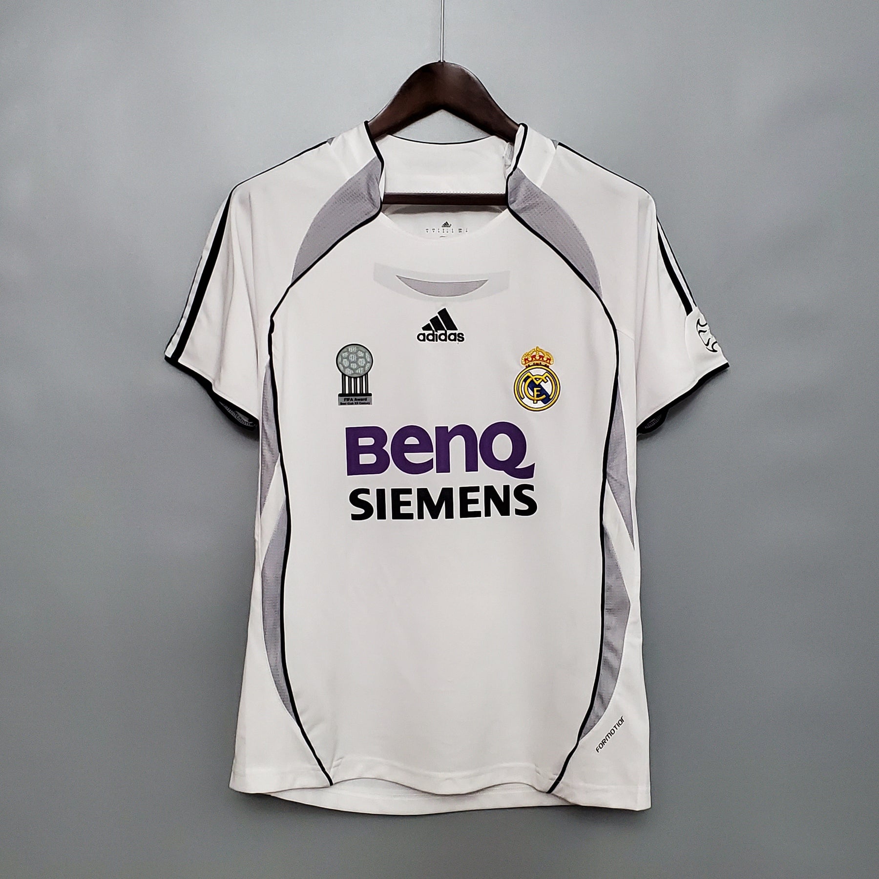 CAMISA RETRÔ REAL MADRID HOME 06/07