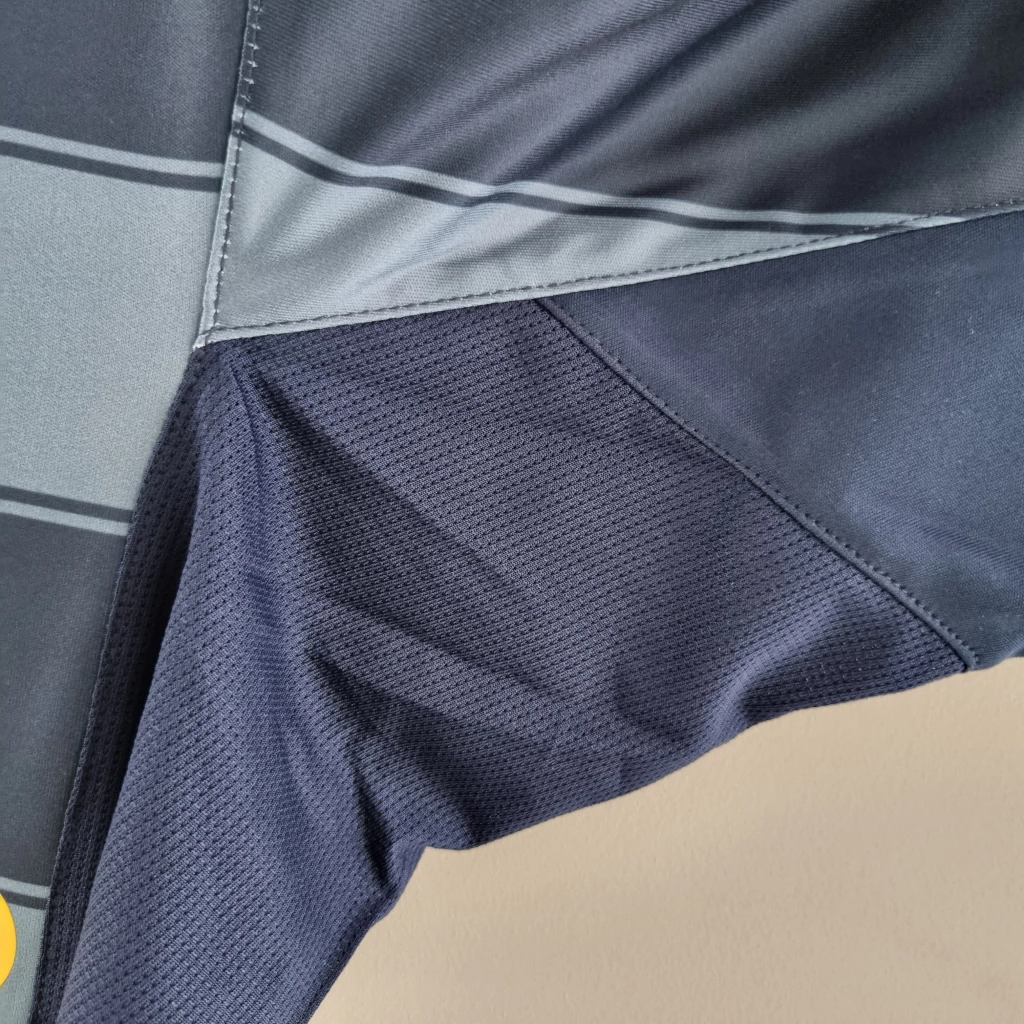 Camisa Retrô Inter de Milão 2004/05 TERCEIRA Azul/Preta