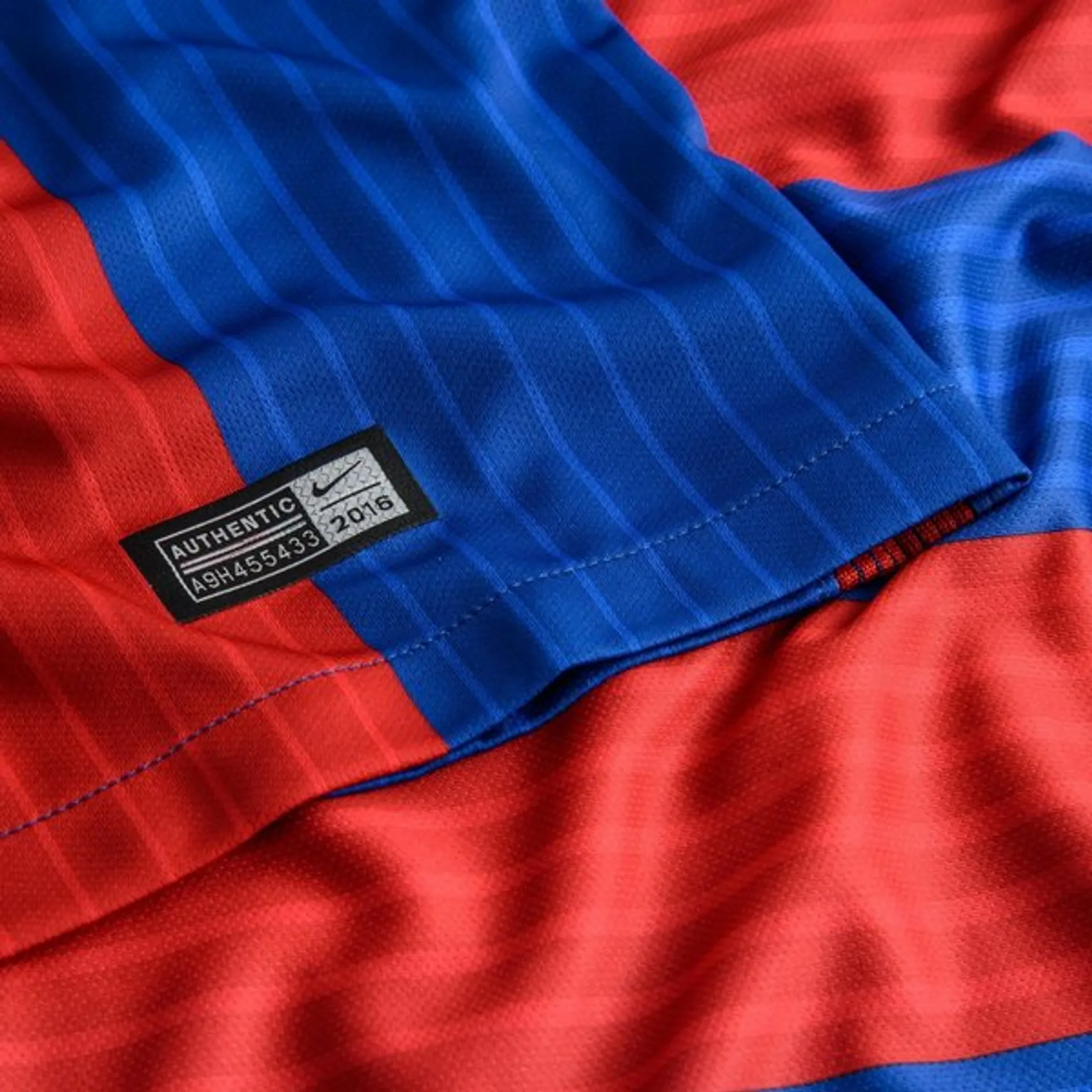 CAMISA RETRÔ BARCELONA 2016/17 GRENÁ MASCULINA + CHAVEIRO ESPECIAL DE BRINDE