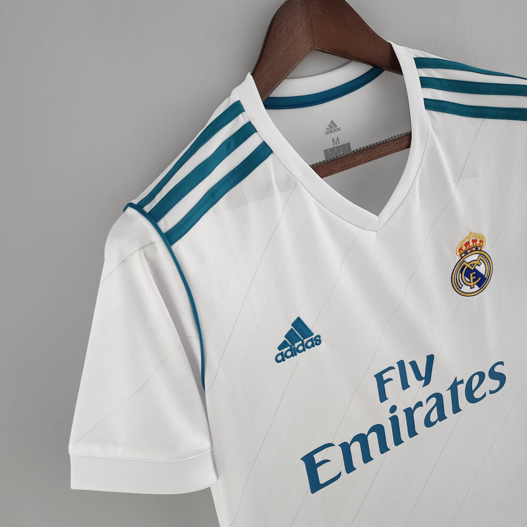 CAMISA RETRÔ REAL MADRID HOME 17/18