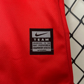 KIT INFANTIL RETRÔ MANCHESTER UNITED HOME 09/10