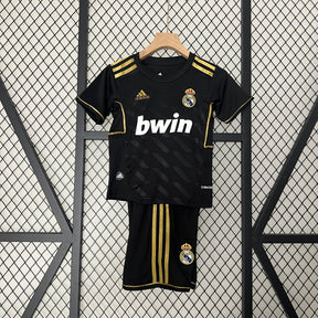 KIT INFANTIL RETRÔ REAL MADRID AWAY 11/12