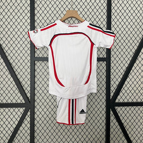 KIT INFANTIL RETRÔ MILAN AWAY 06/07