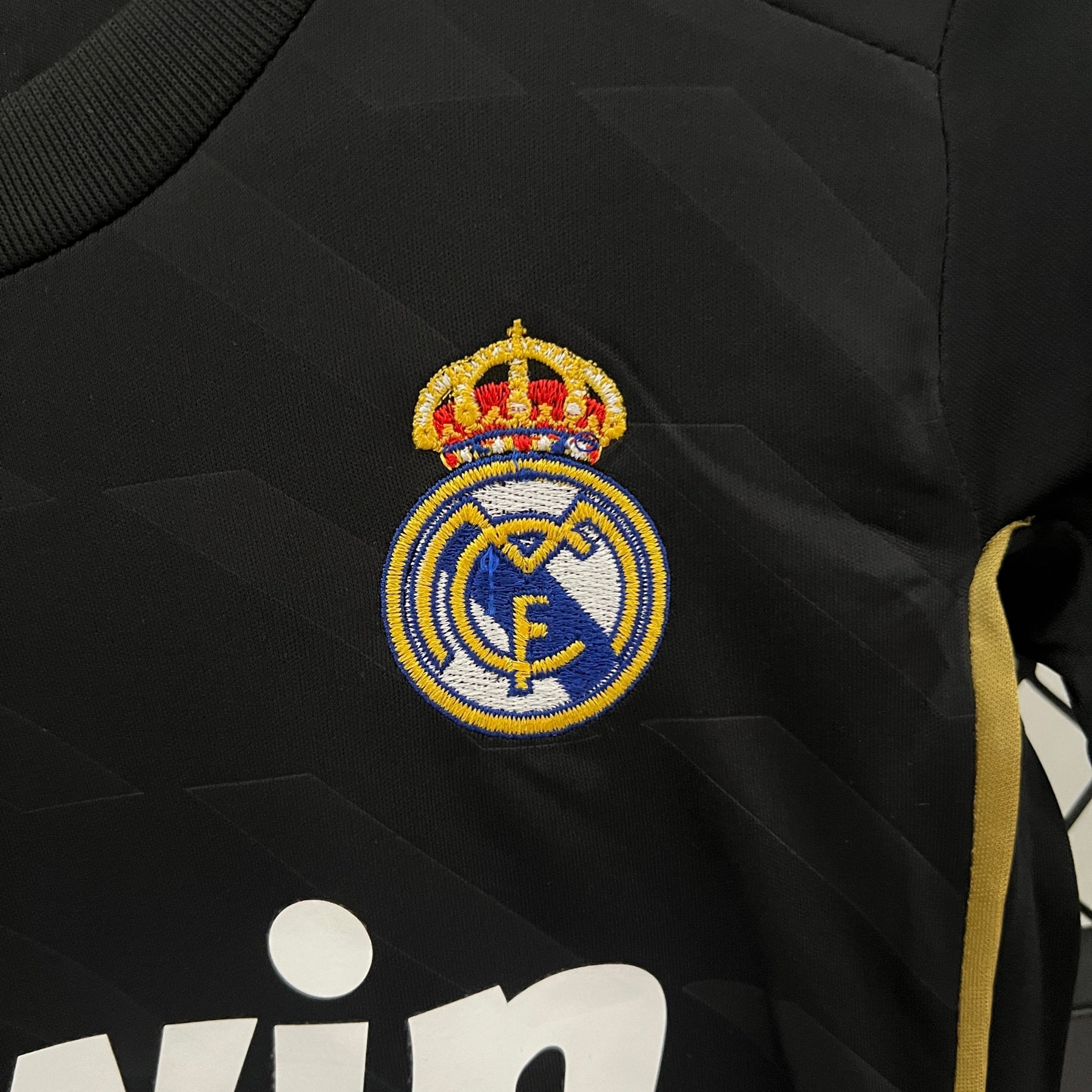 KIT INFANTIL RETRÔ REAL MADRID AWAY 11/12