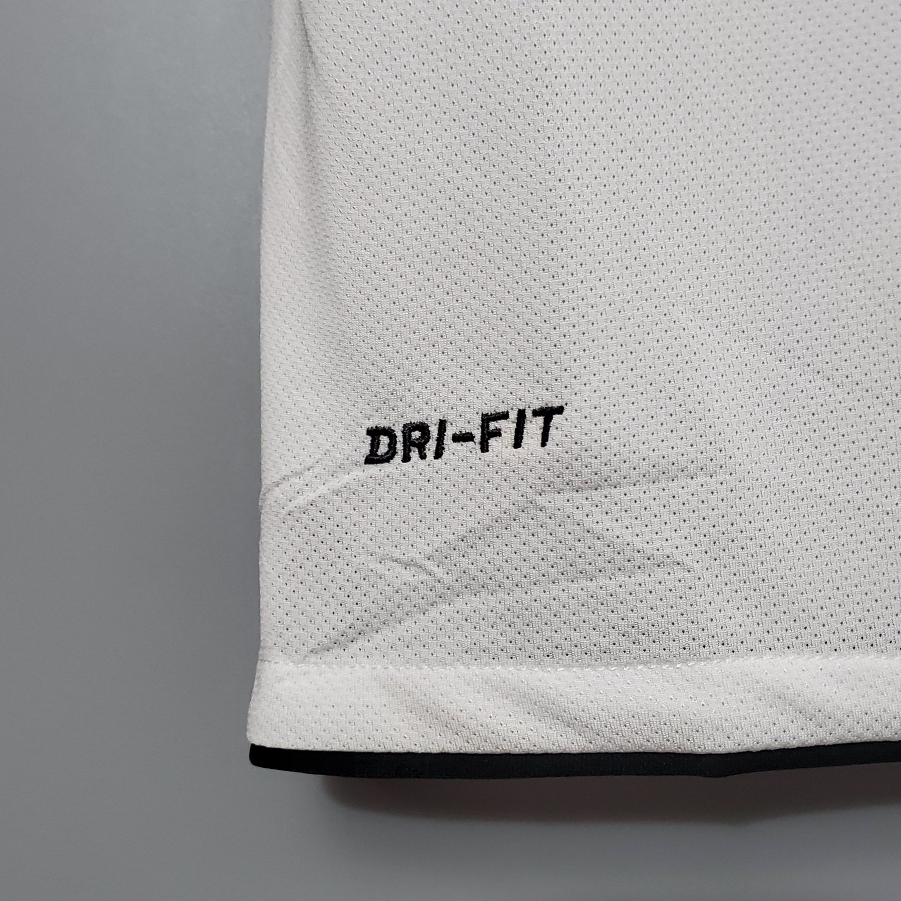 CAMISA RETRÔ MANCHESTER UNITED AWAY 10/11