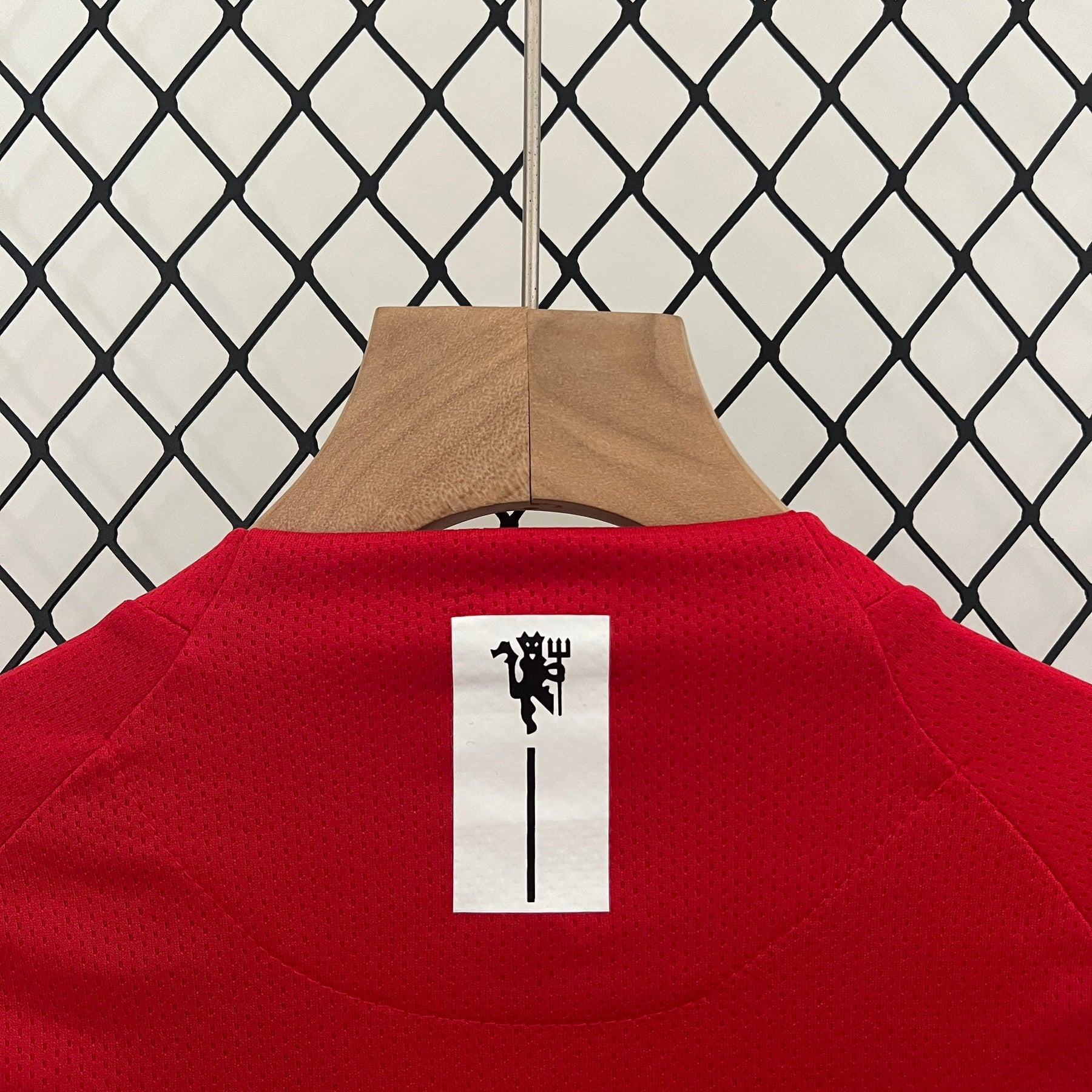 KIT INFANTIL RETRÔ MANCHESTER UNITED HOME 08/09