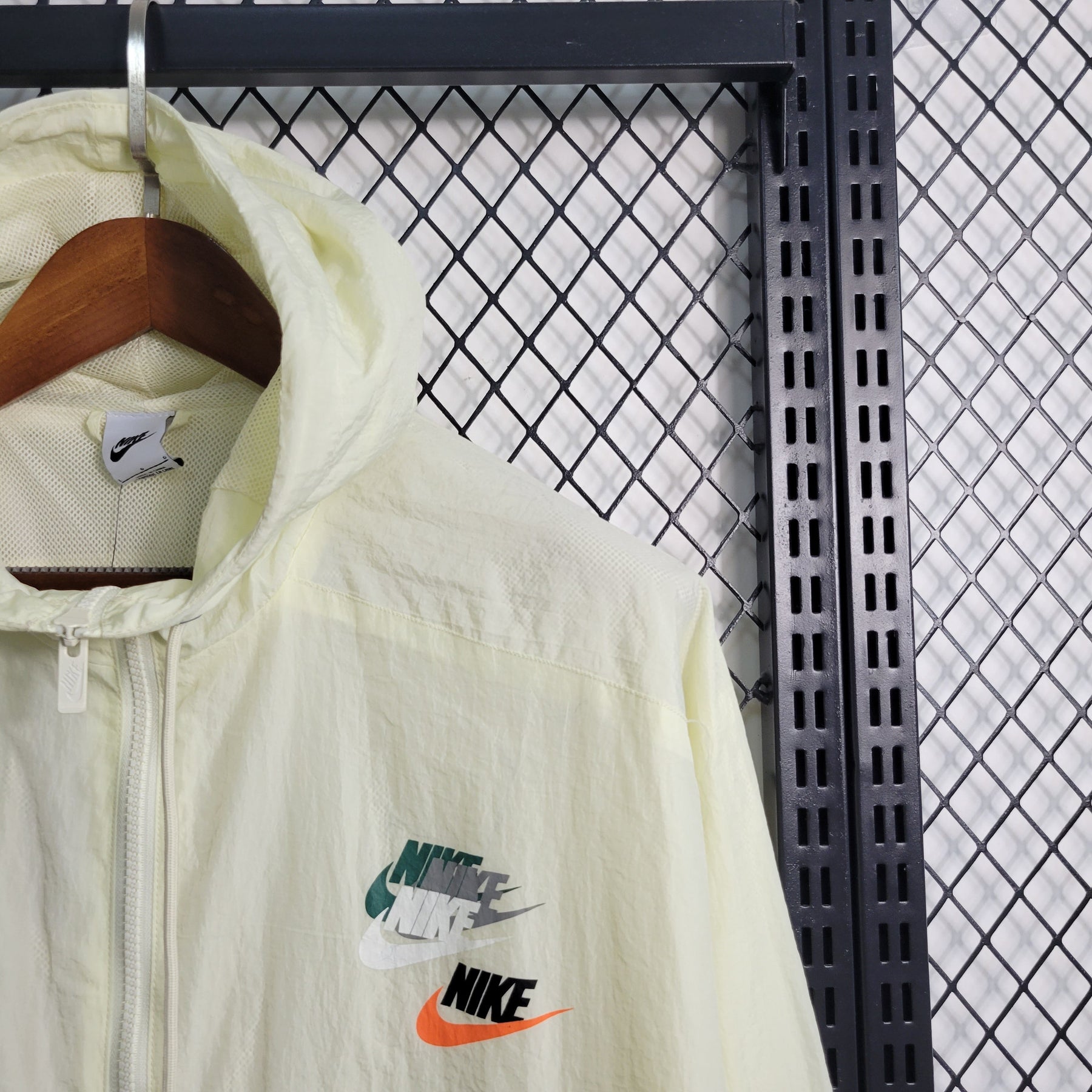 Jaqueta Corta Vento Nike 23/24 - Bege e Azul - JM sports 