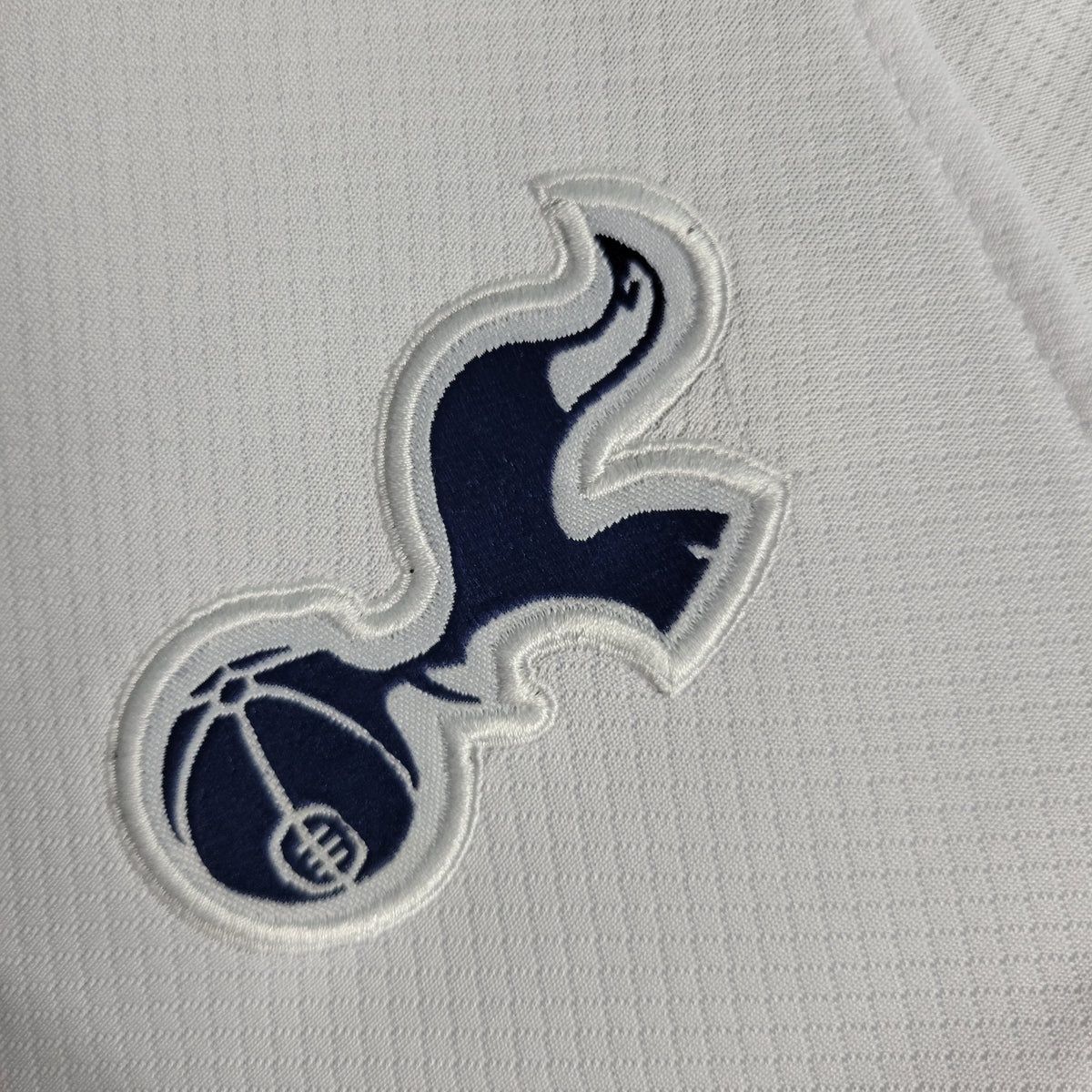 Kit Infantil Tottenham Titular 22/23 - JM sports 