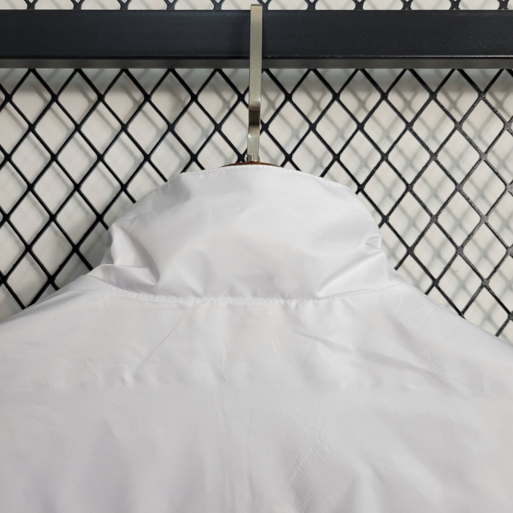 Jaqueta Corta Vento Milan 23/24 - Branco e Preto - JM sports 