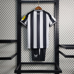 Kit Infantil NewCastle Home 23/24 - JM sports 