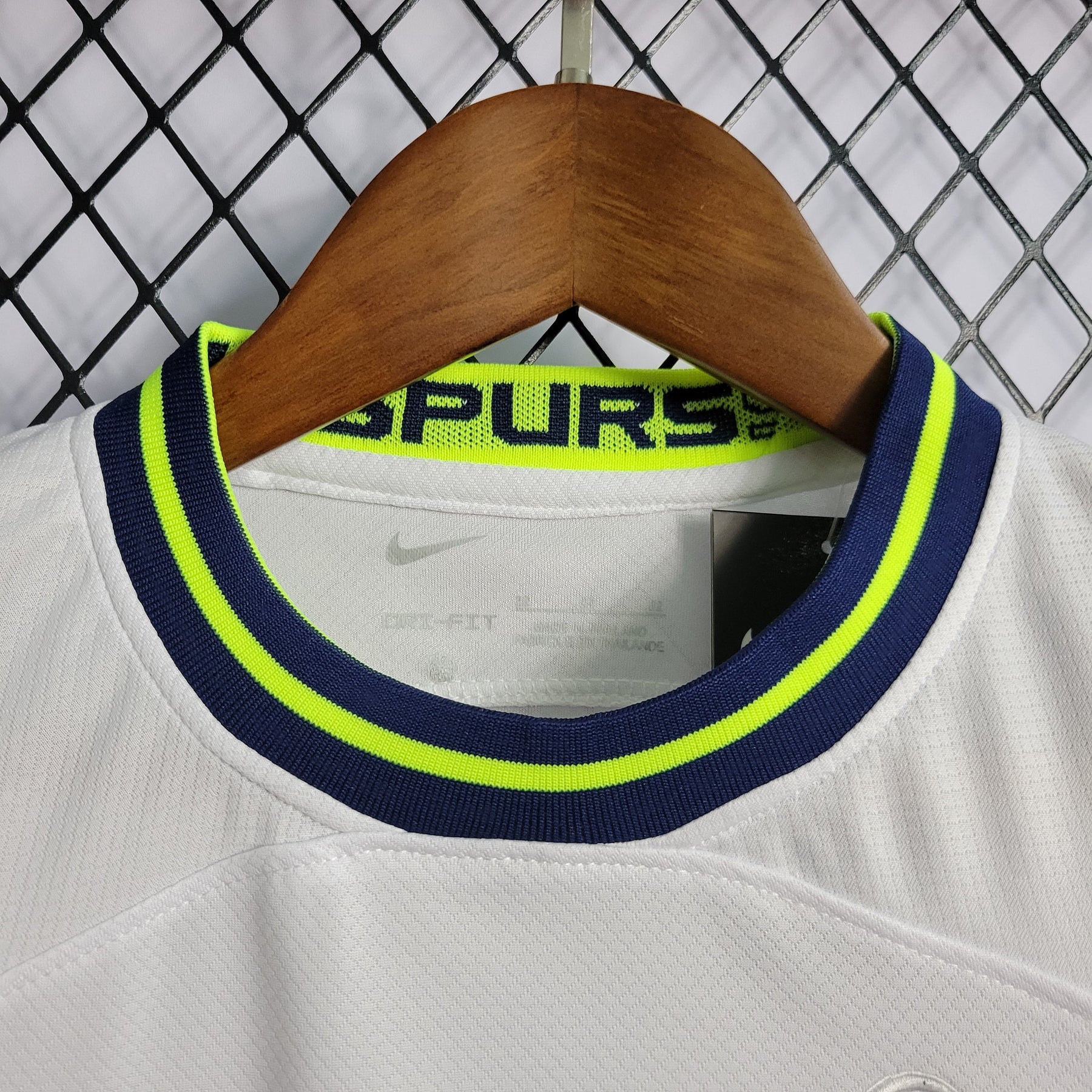 Kit Infantil Tottenham Titular 22/23 - JM sports 